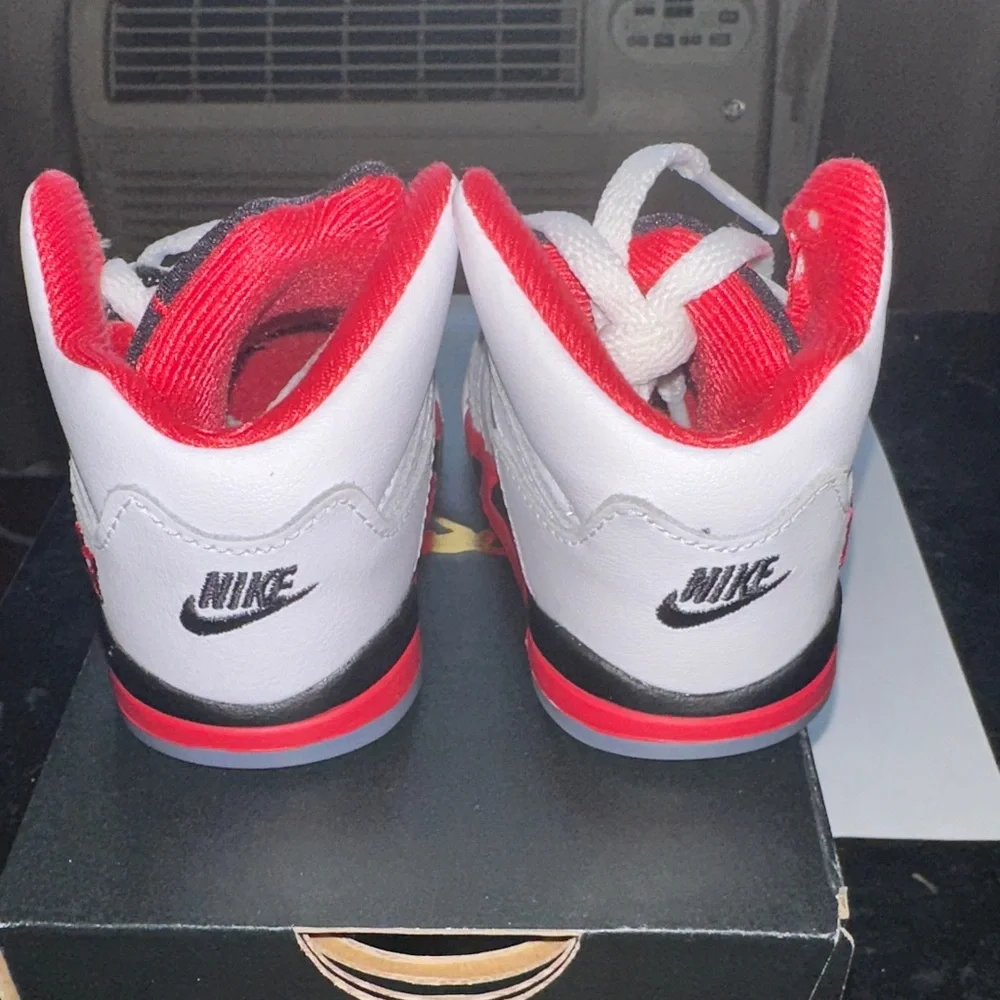 Jordan Toddler White and Red High-Top Retro 5 Sneakers